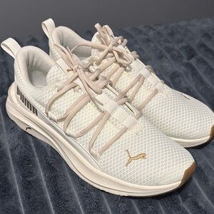 Puma Softride One4All women's running shoes in a white and rose gold size 11